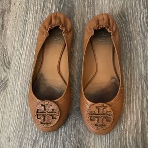 Tory Burch Reva Leather Ballerina Flat Camel 38